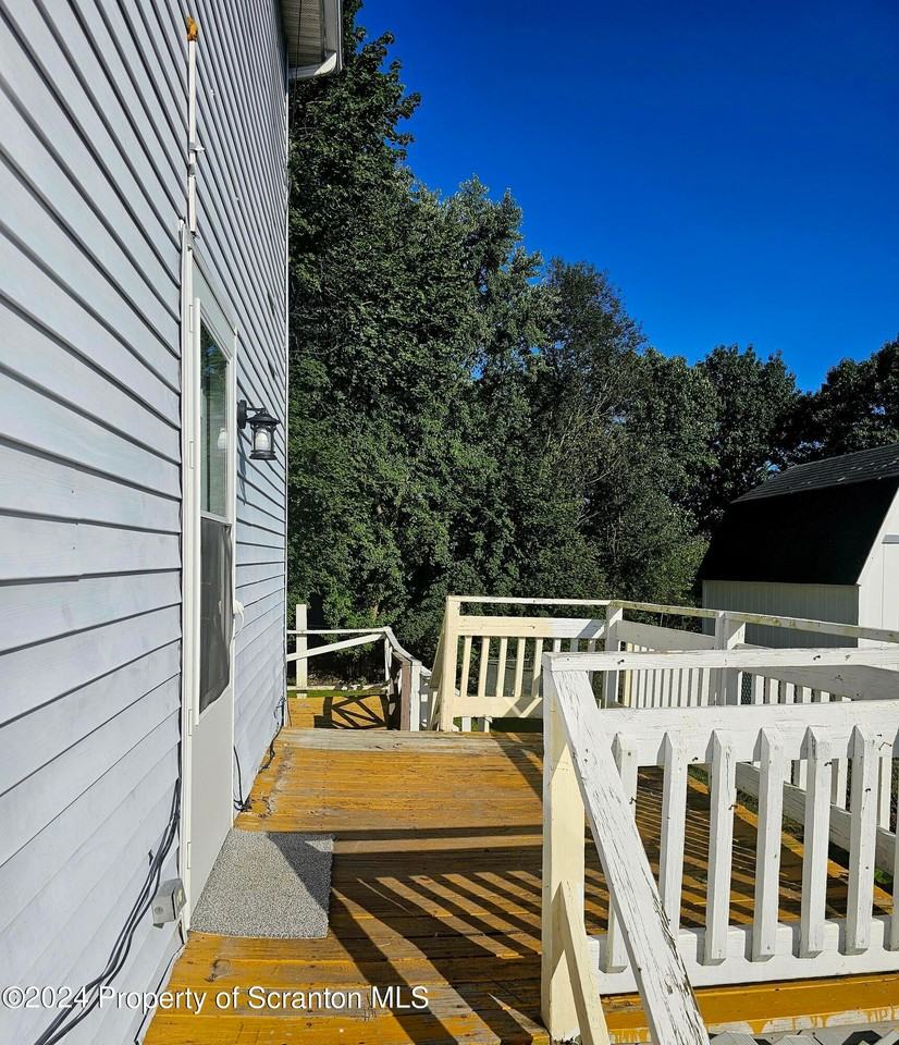 956 Wood St - Photo 3 of 24