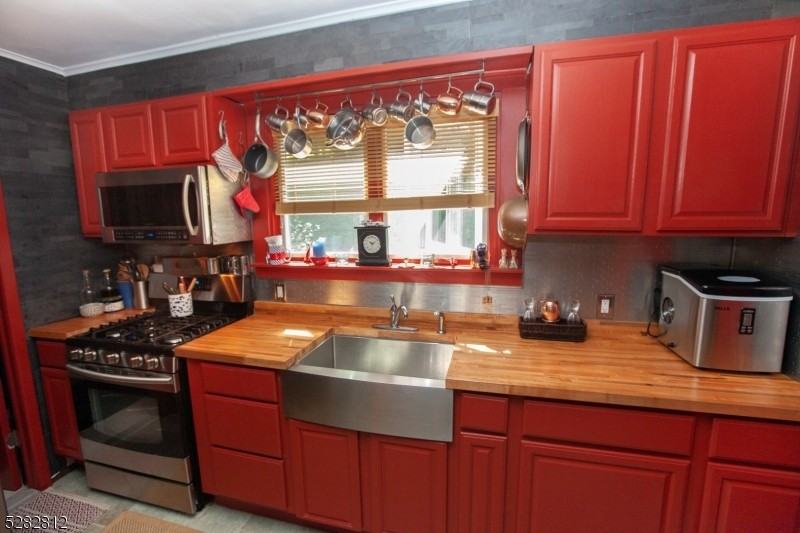 136 Mcgregor Ave - Photo 2 of 15