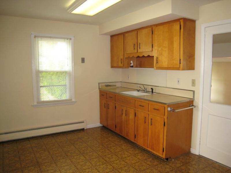 4 Van Winkle Pl - Photo 7 of 13