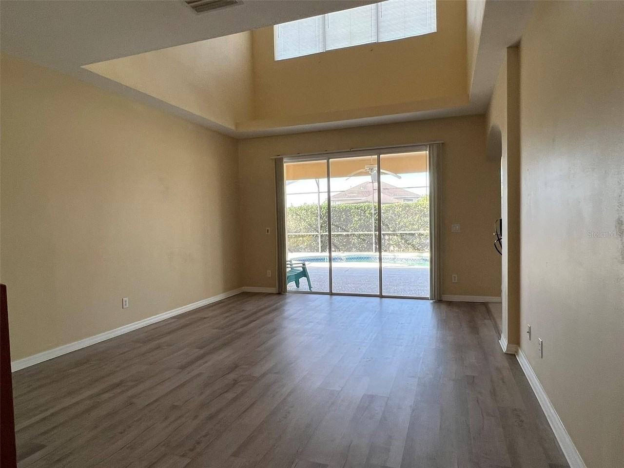 406 Calabay Parc Blvd - Photo 6 of 33