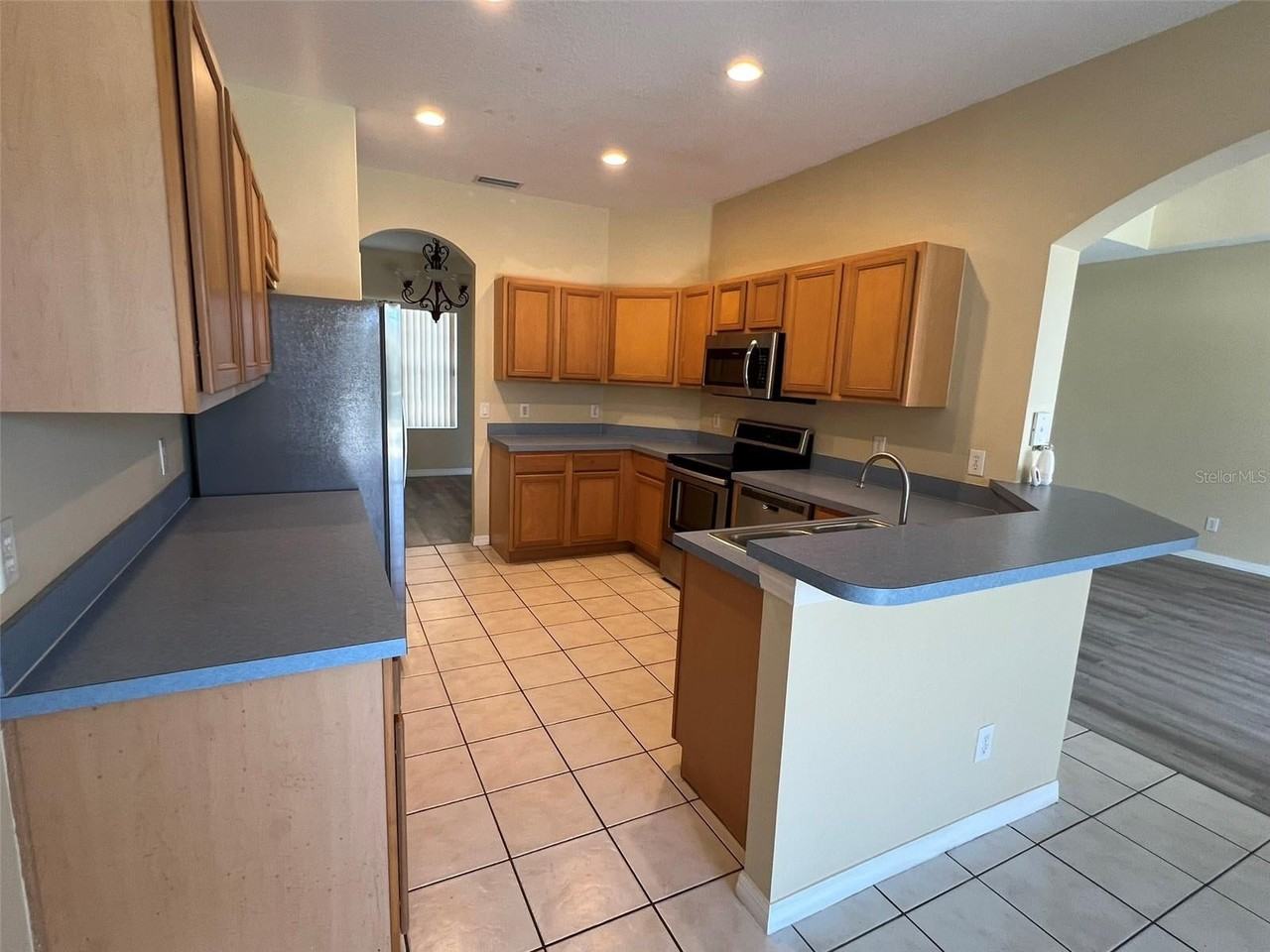 406 Calabay Parc Blvd - Photo 7 of 33