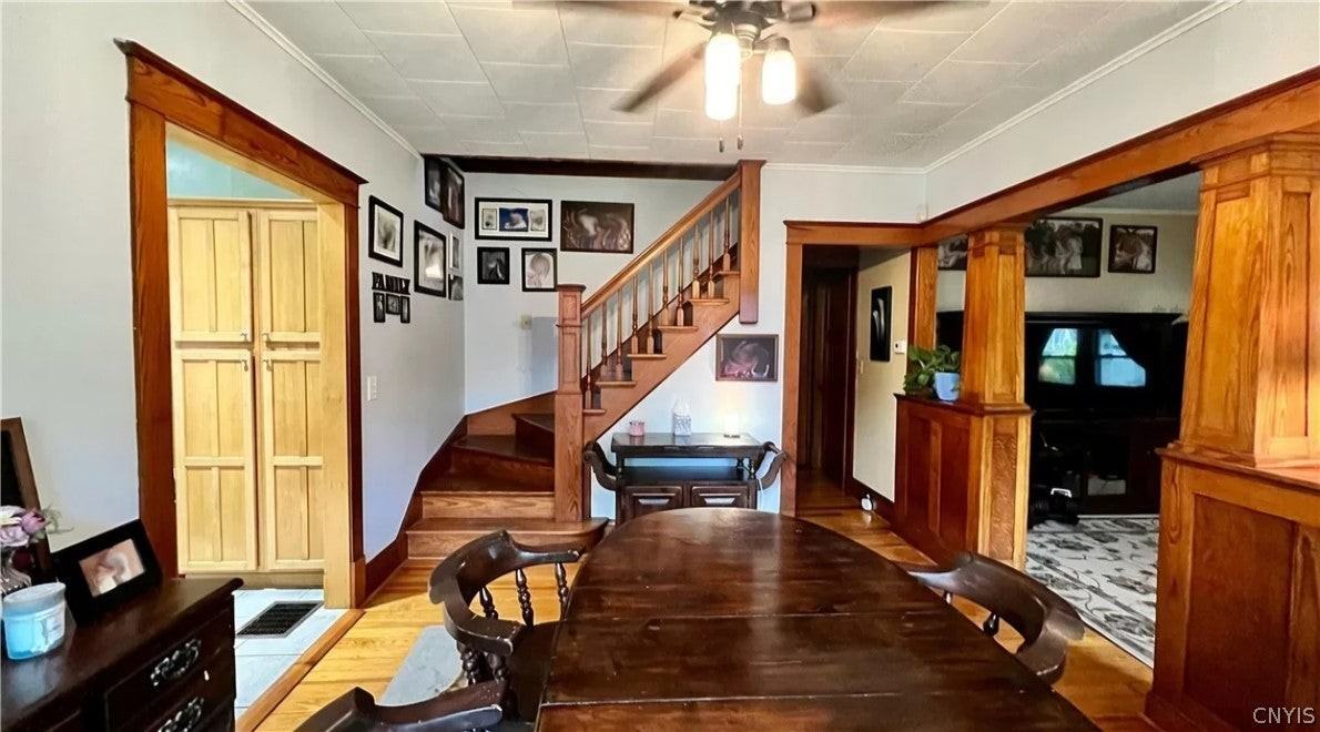 209 Allen St - Photo 6 of 16