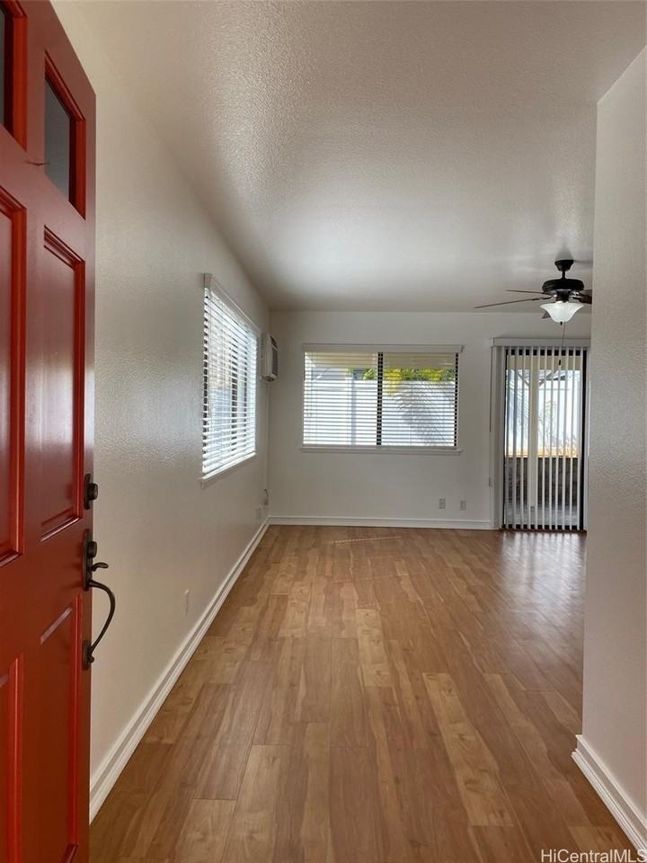 95-1042 Kahakiki St - Photo 2 of 15