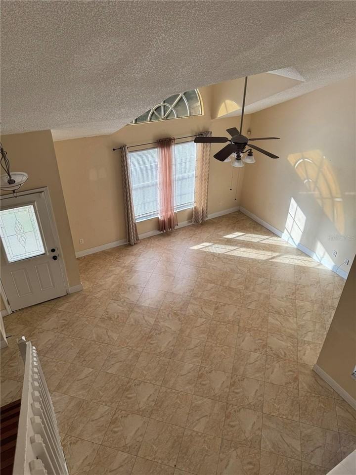 1240 Holly Springs Cir - Photo 5 of 21