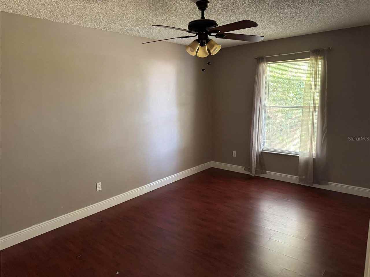 1240 Holly Springs Cir - Photo 6 of 21