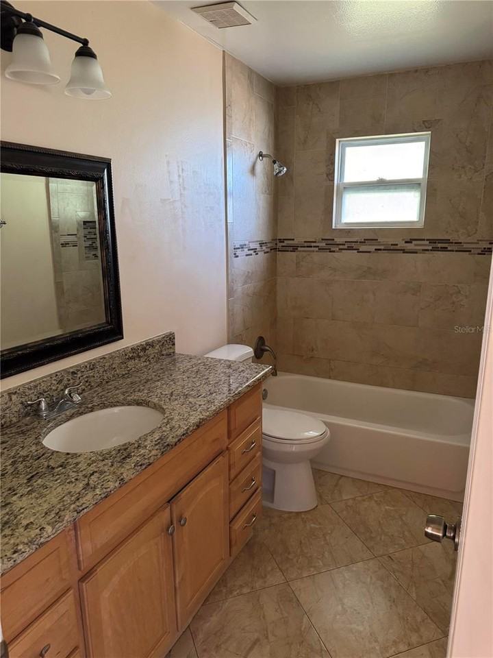 1240 Holly Springs Cir - Photo 7 of 21