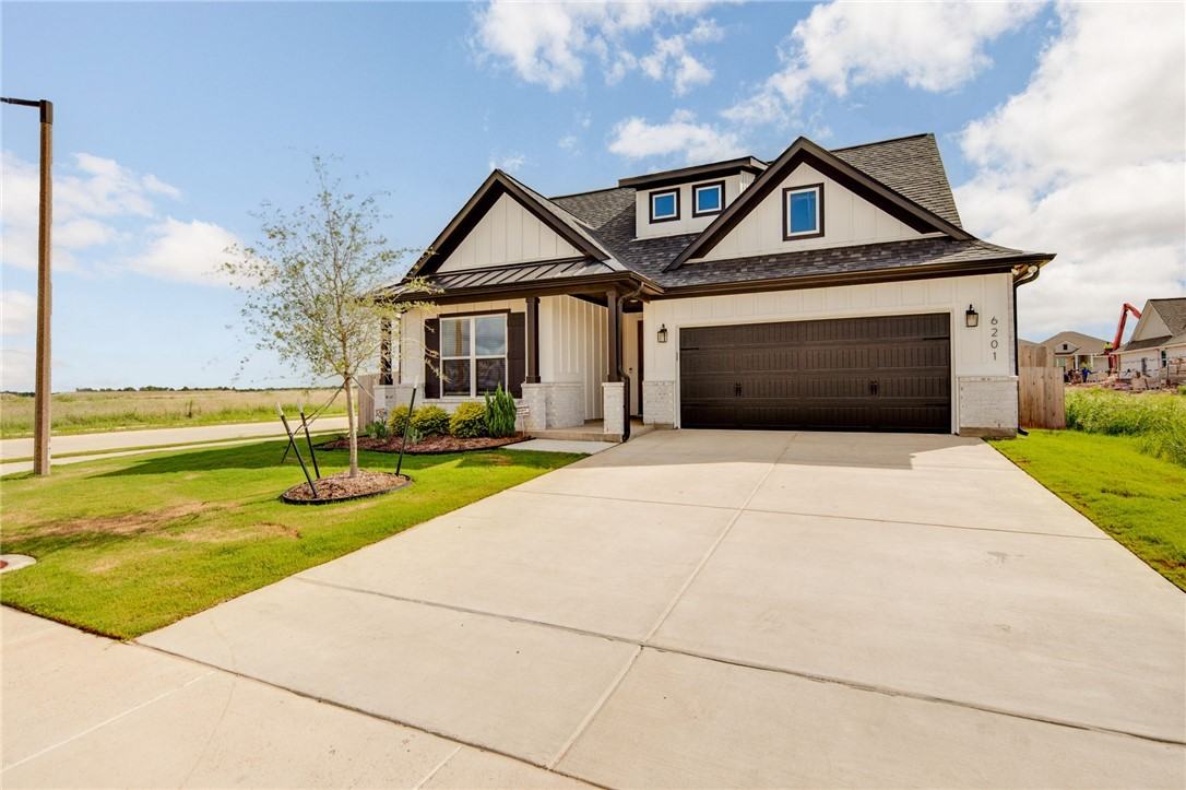 6201 Rockford Dr - Photo 3 of 36