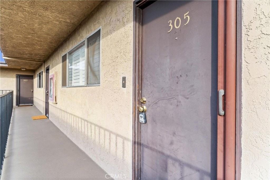 1061 Park Ave - Photo 3 of 20