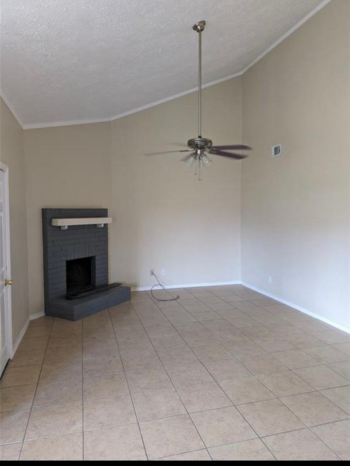 10007 Bell Towne Dr - Photo 3 of 7