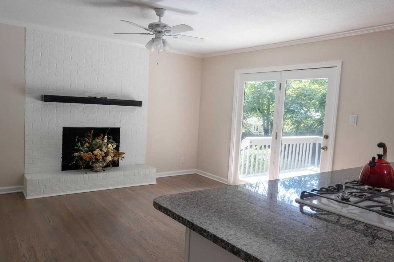 116 Virginia Dr - Photo 4 of 38