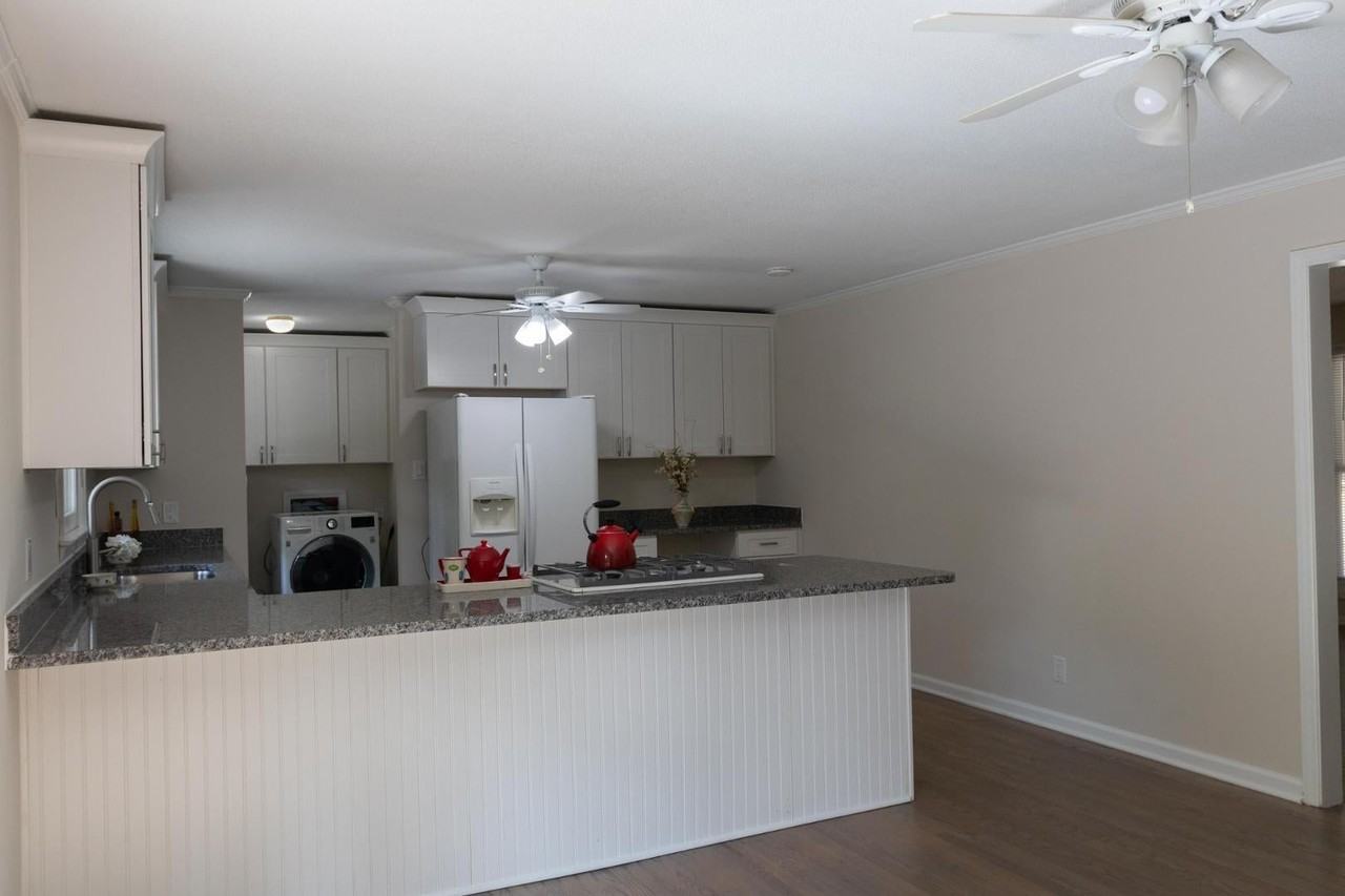 116 Virginia Dr - Photo 5 of 38