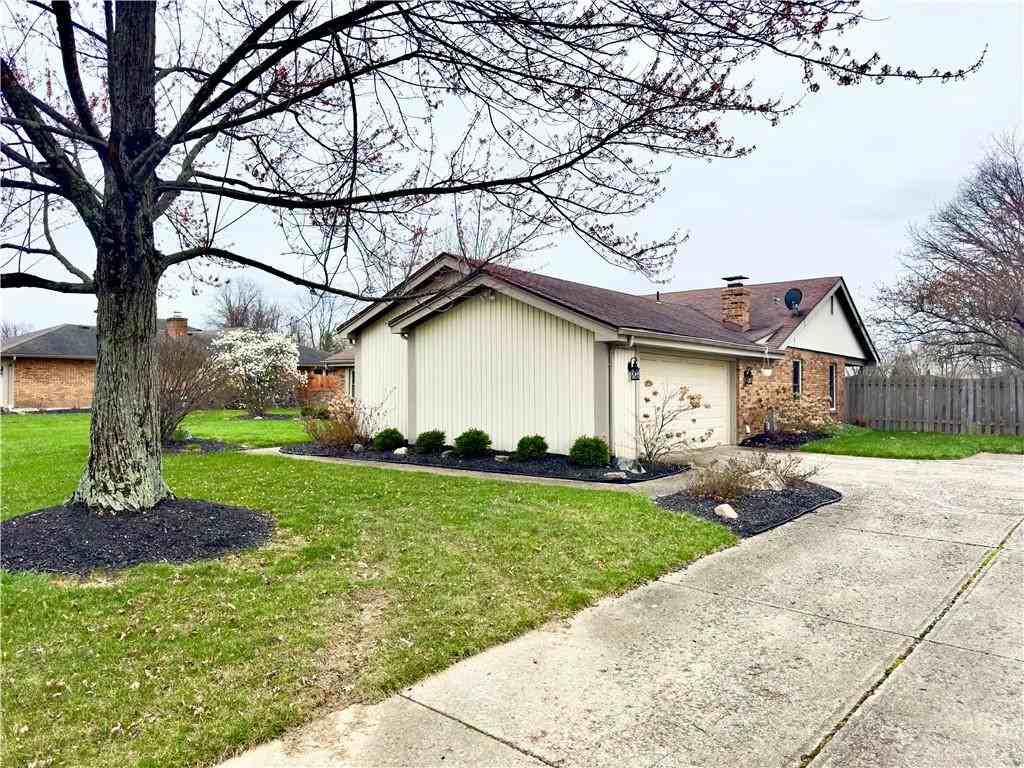 8521 Cherrycreek Dr - Photo 3 of 23