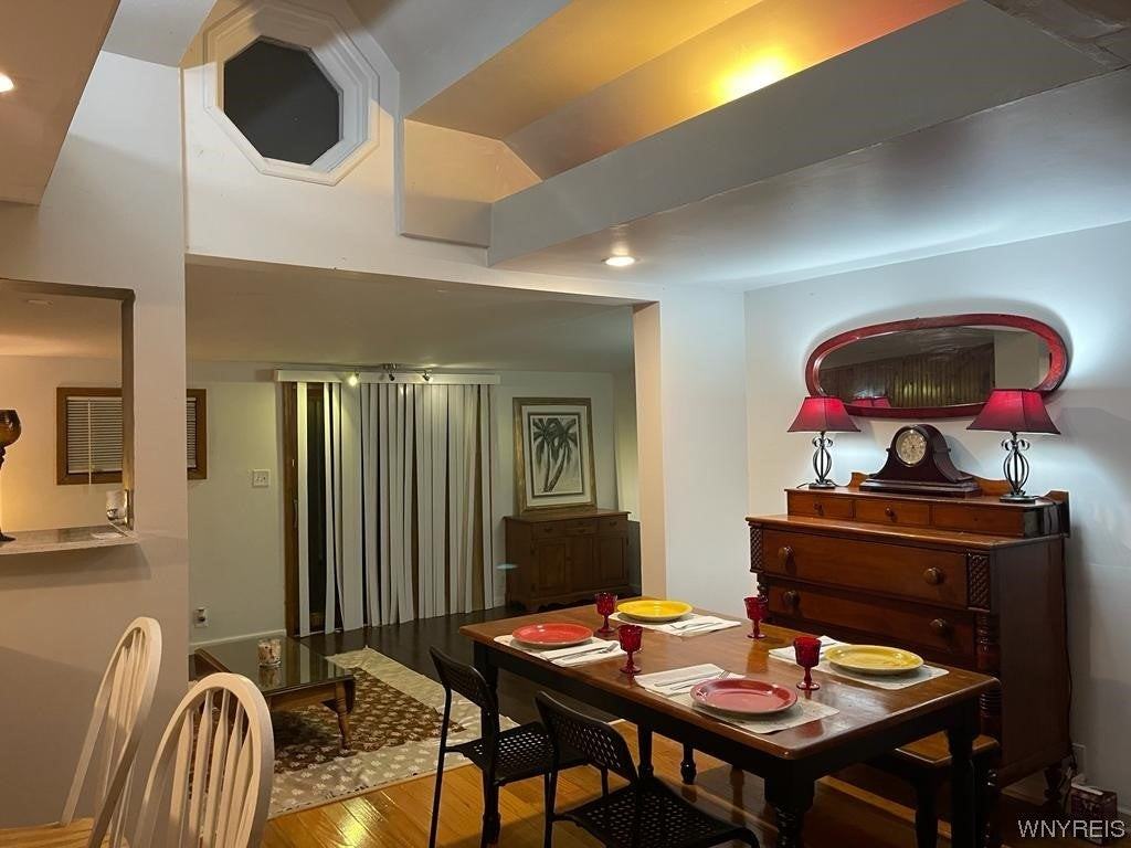 958 Ontario Ave - Photo 7 of 23