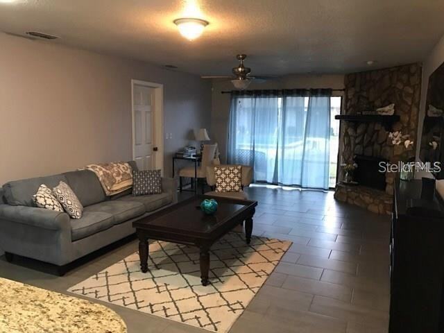 2480 Hartridge Point Dr W - Photo 3 of 12