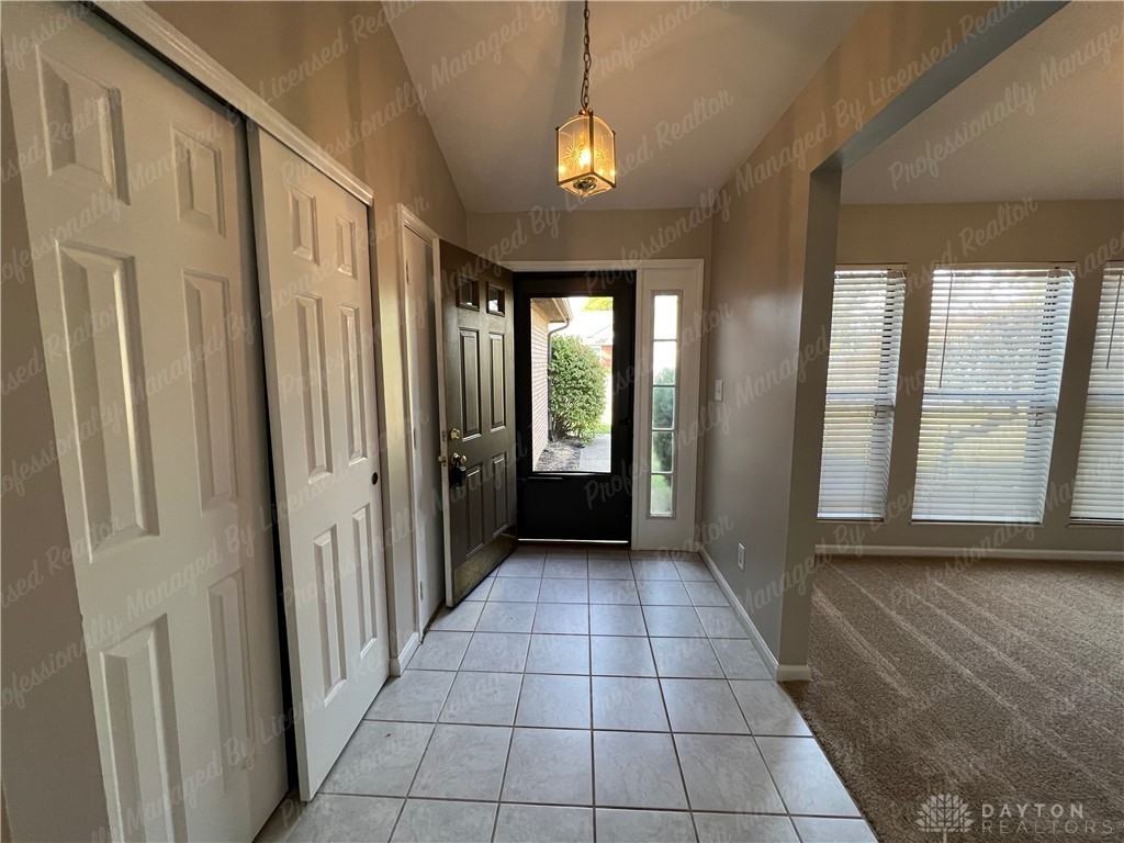 909 Sunset Dr - Photo 3 of 37