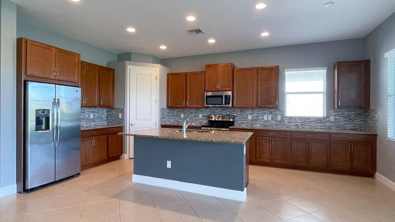 15995 Whippoorwill Cir - Photo 5 of 45