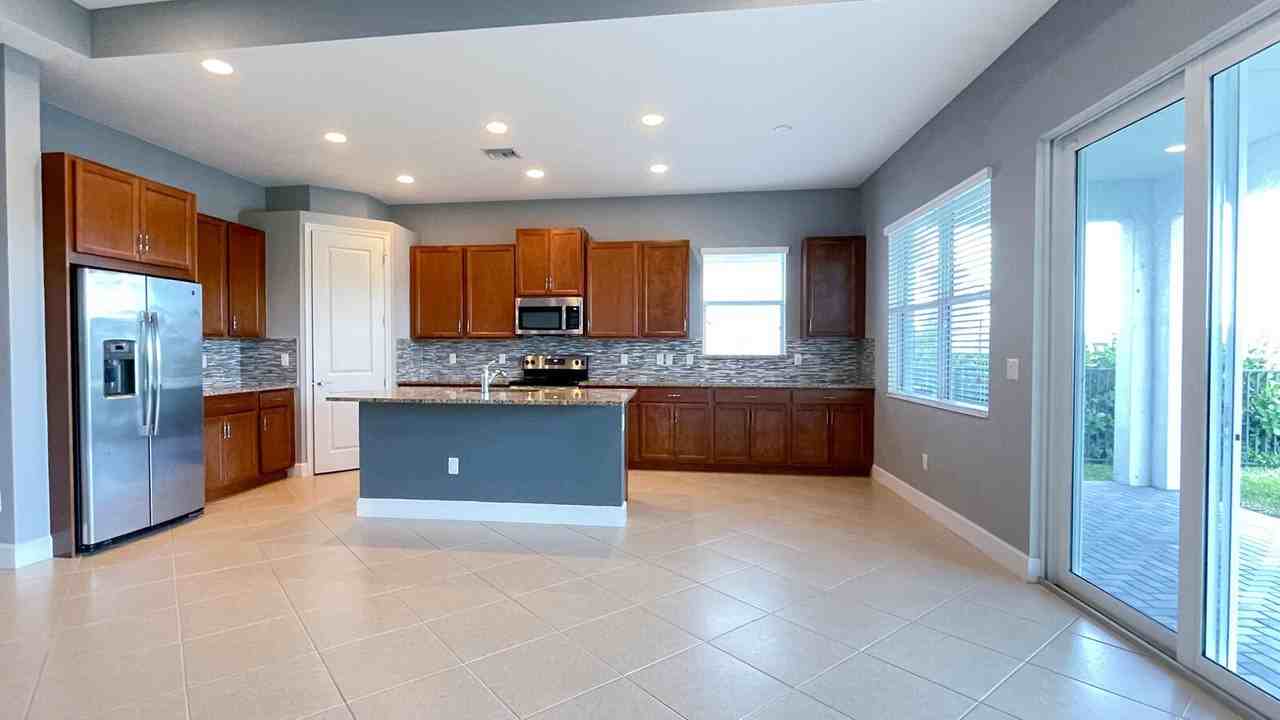 15995 Whippoorwill Cir - Photo 7 of 45