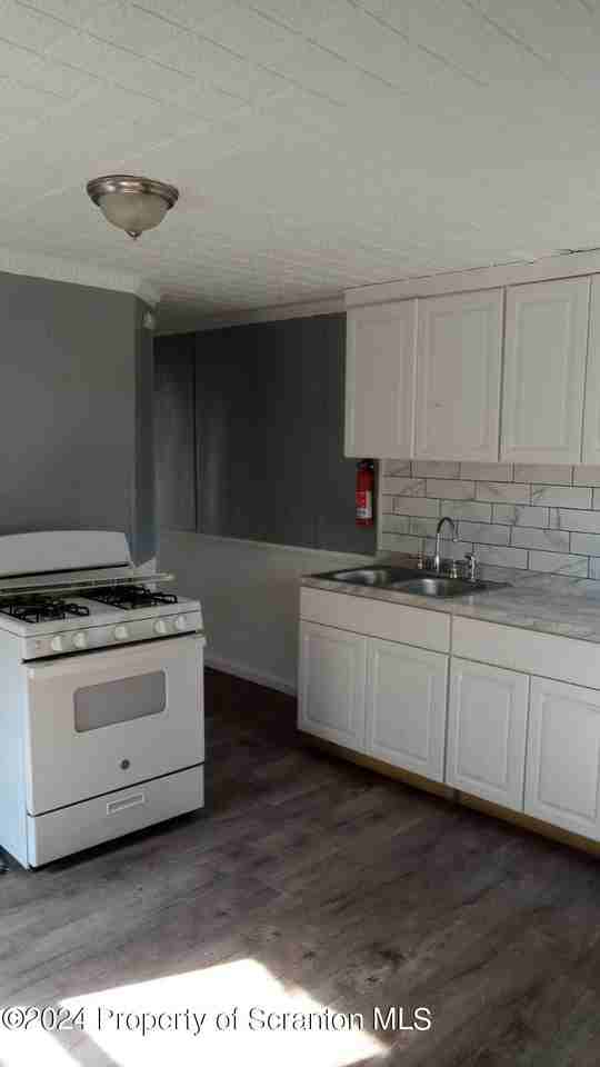 1774 Brick Ave - Photo 2 of 8