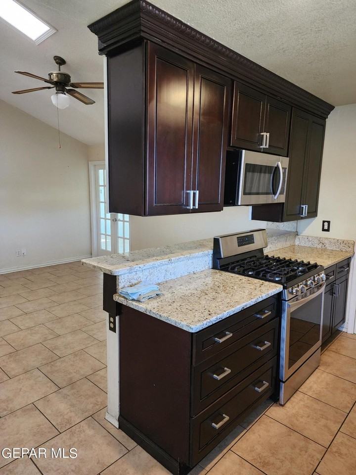 10509 Drillstone Dr - Photo 2 of 39