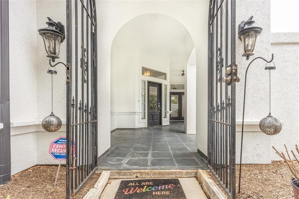 5901 Sawyer Dr - Photo 3 of 25