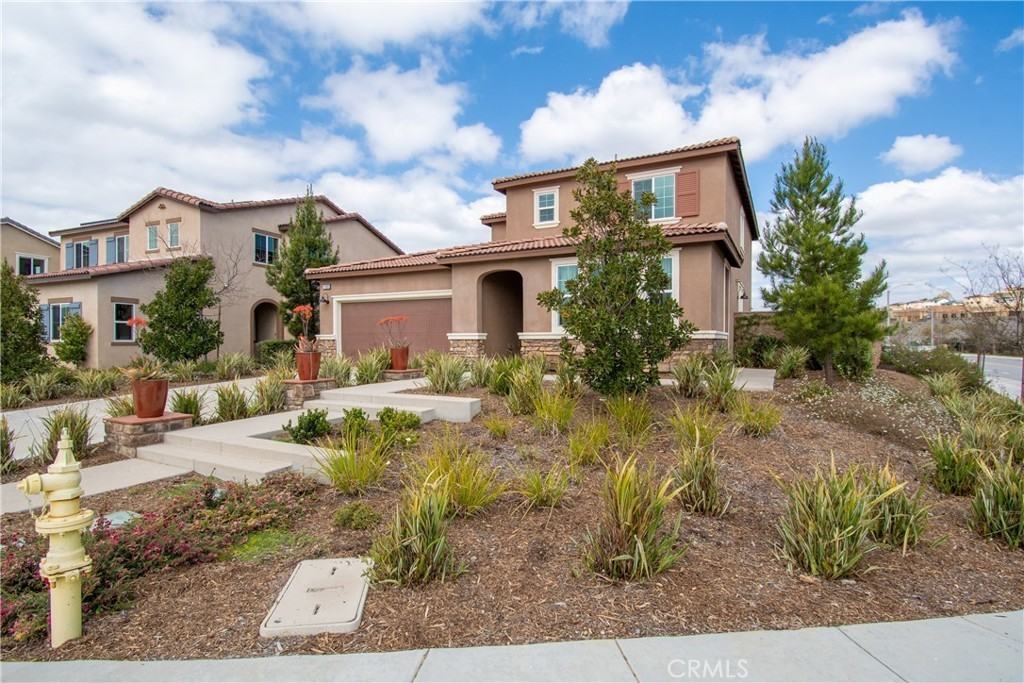 11909 Price St - Photo 3 of 34