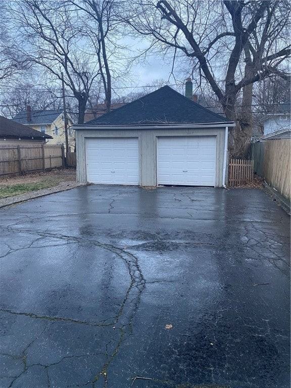 222 Collingwood Dr - Photo 2 of 9