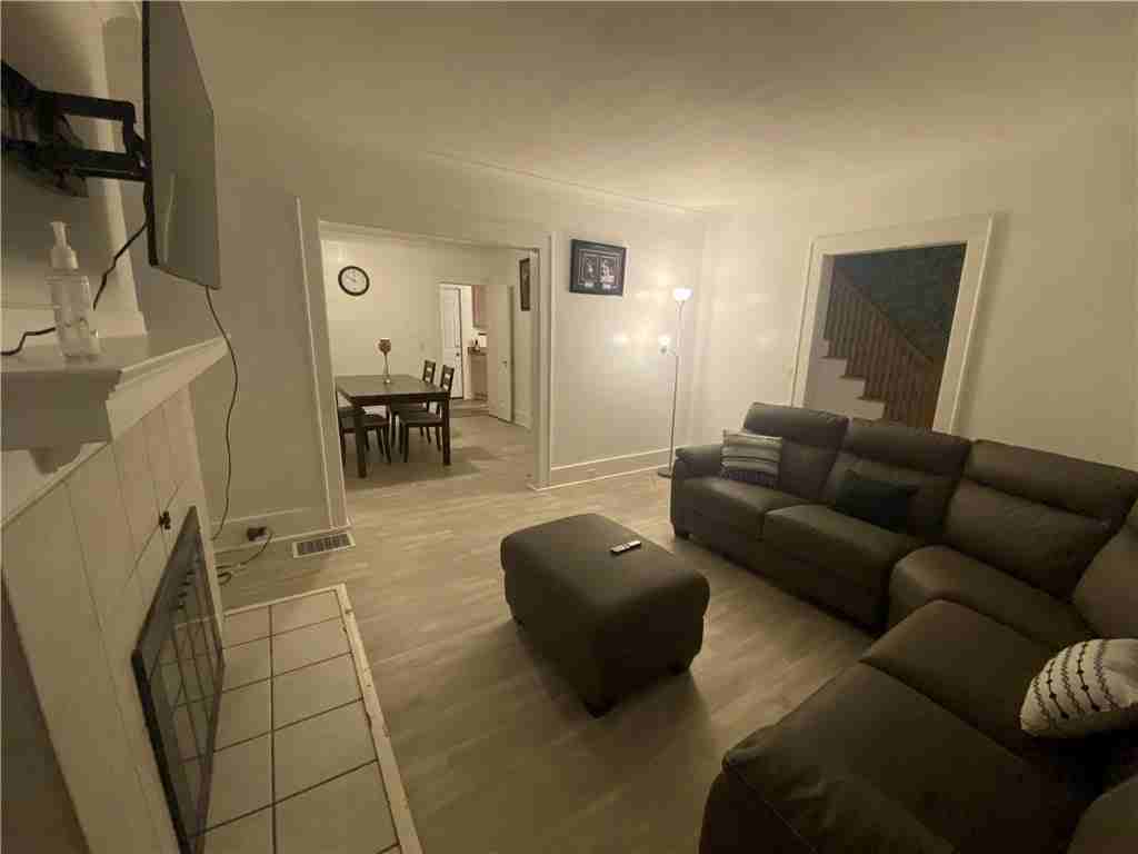 222 Collingwood Dr - Photo 6 of 9