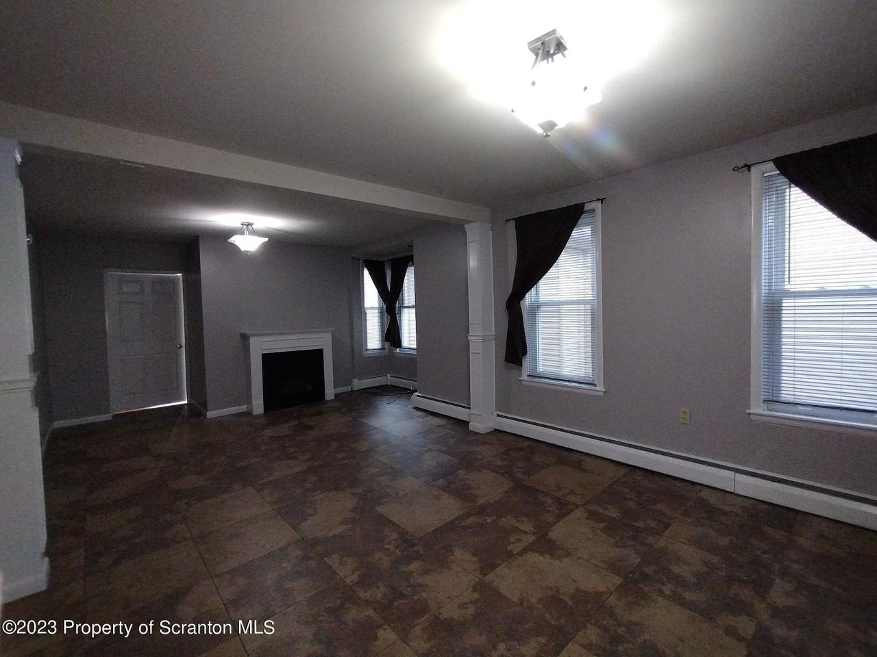 1011 Scranton St - Photo 2 of 6