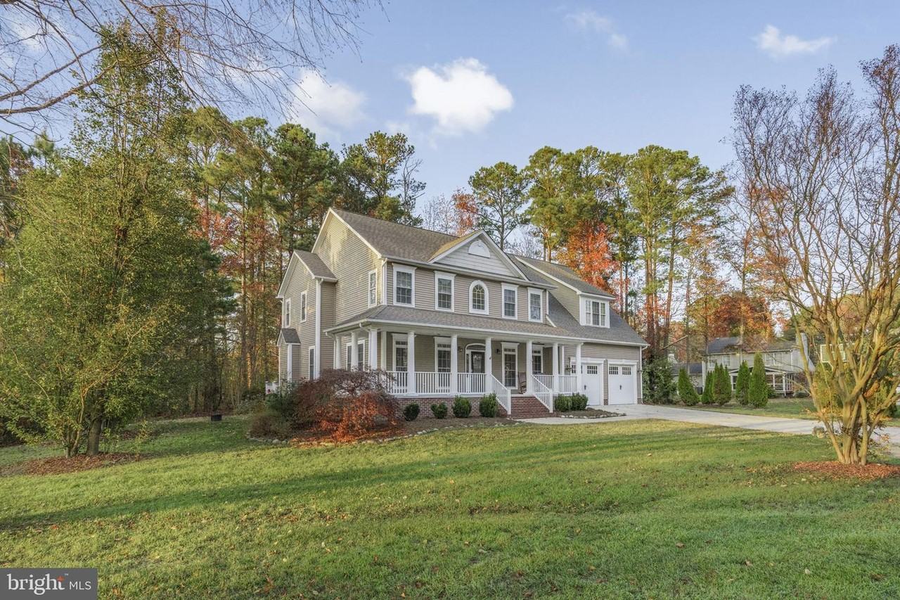 40570 Capilano Ct - Photo 2 of 43