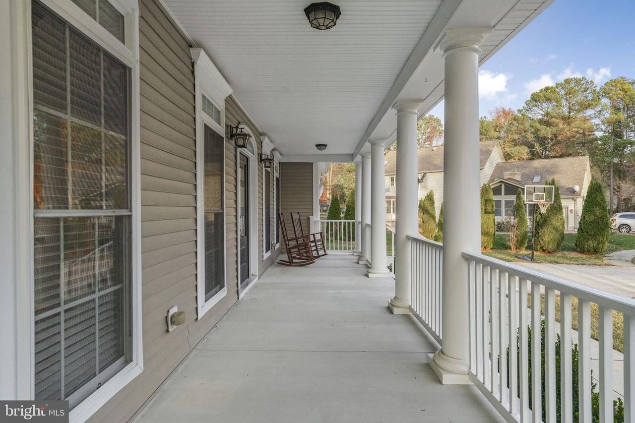 40570 Capilano Ct - Photo 4 of 43