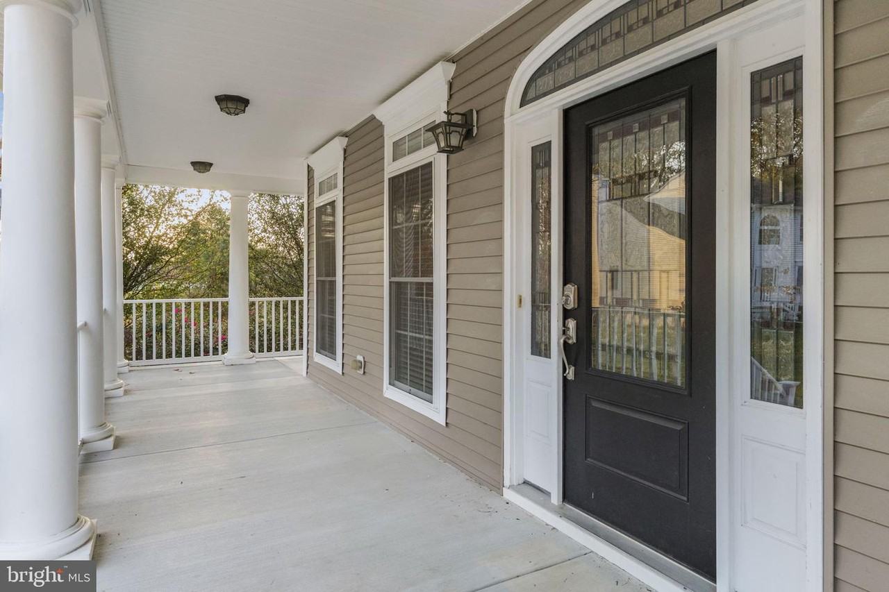 40570 Capilano Ct - Photo 5 of 43