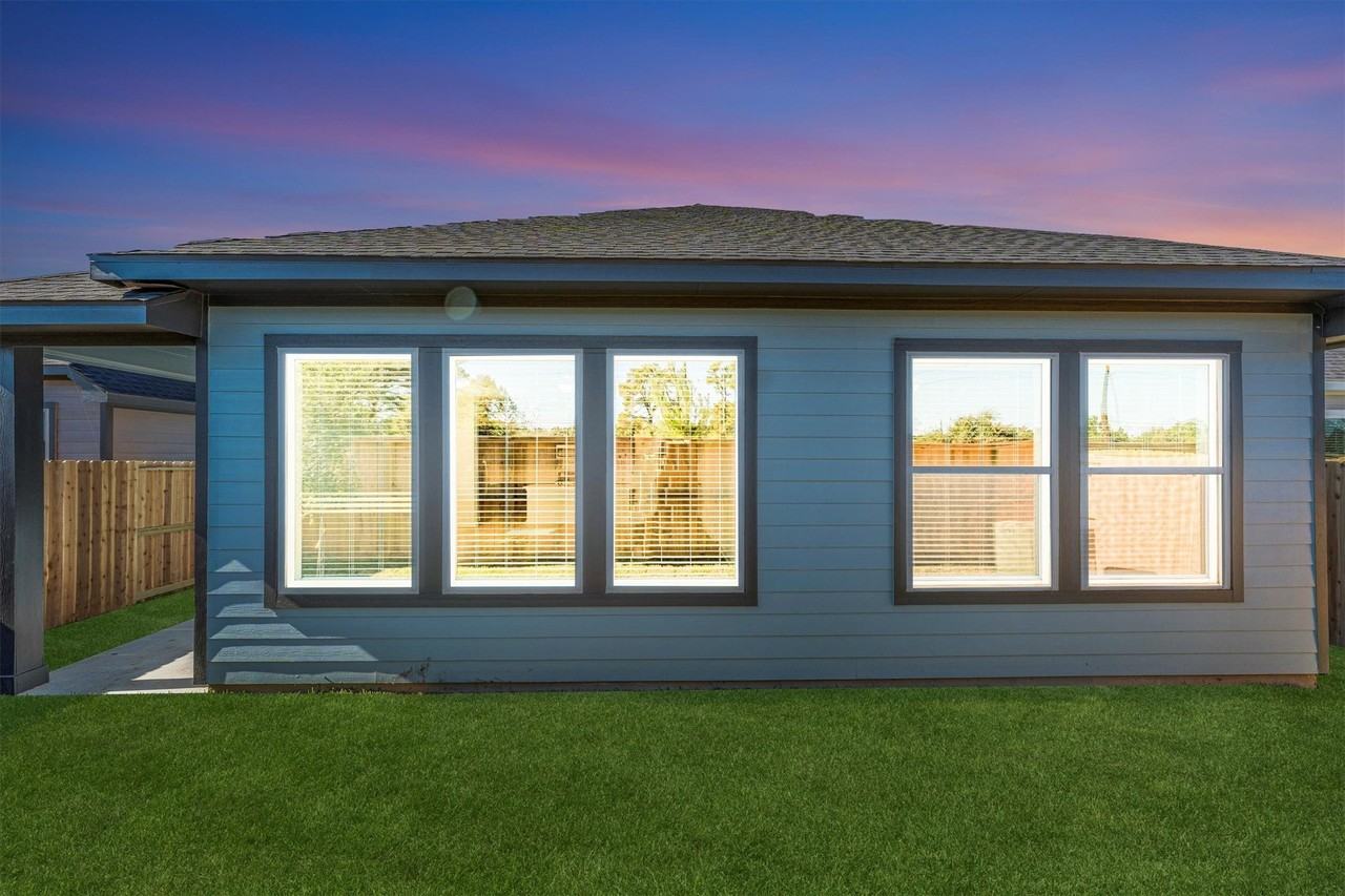 16018 Bishops Cap Way - Photo 2 of 50