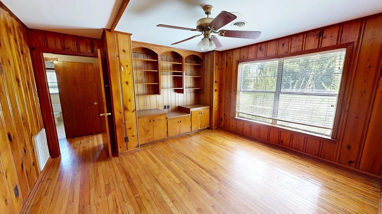 1815 Memory Ln - Photo 7 of 13