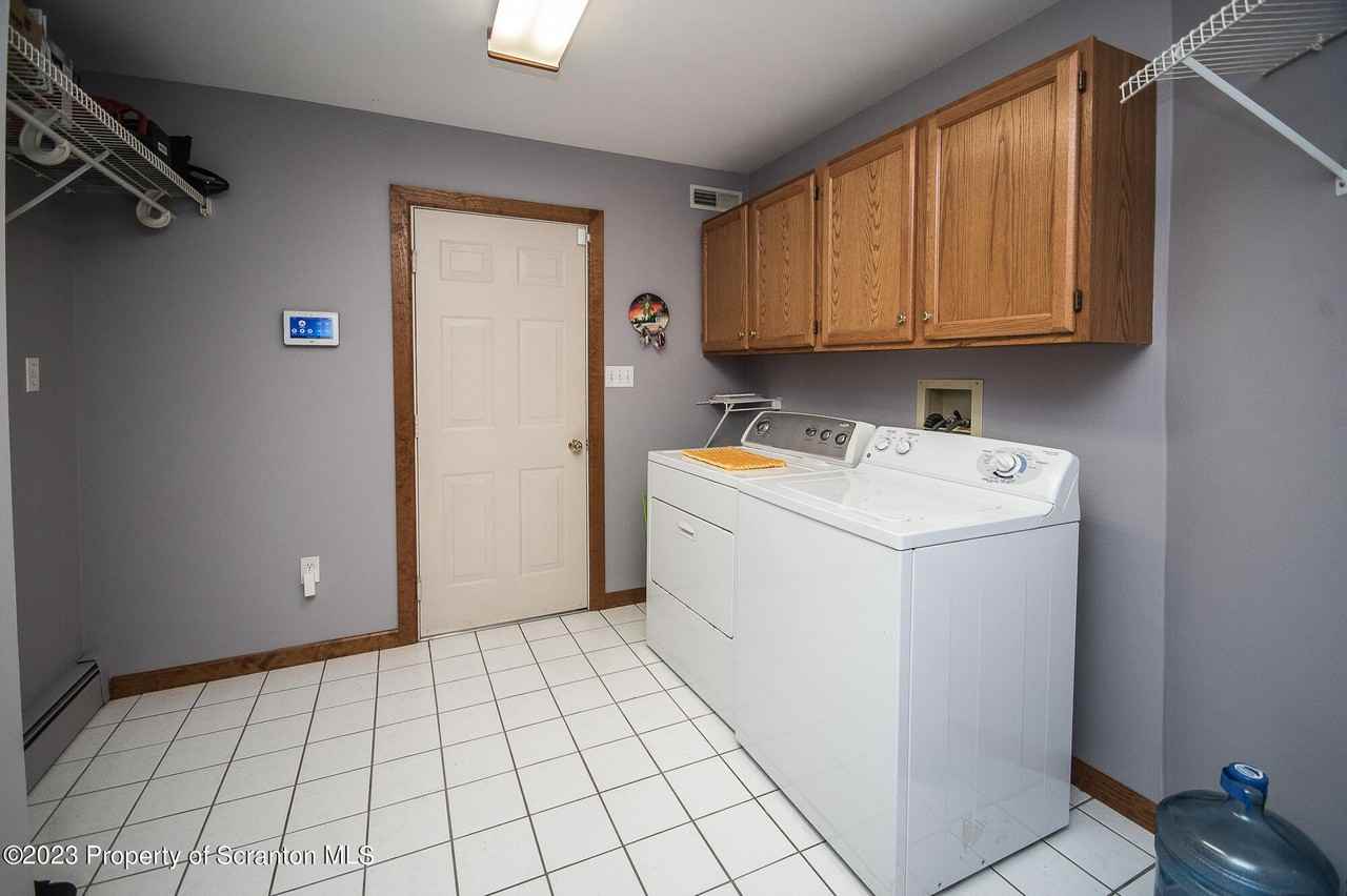 601 Hampton Rd - Photo 3 of 23