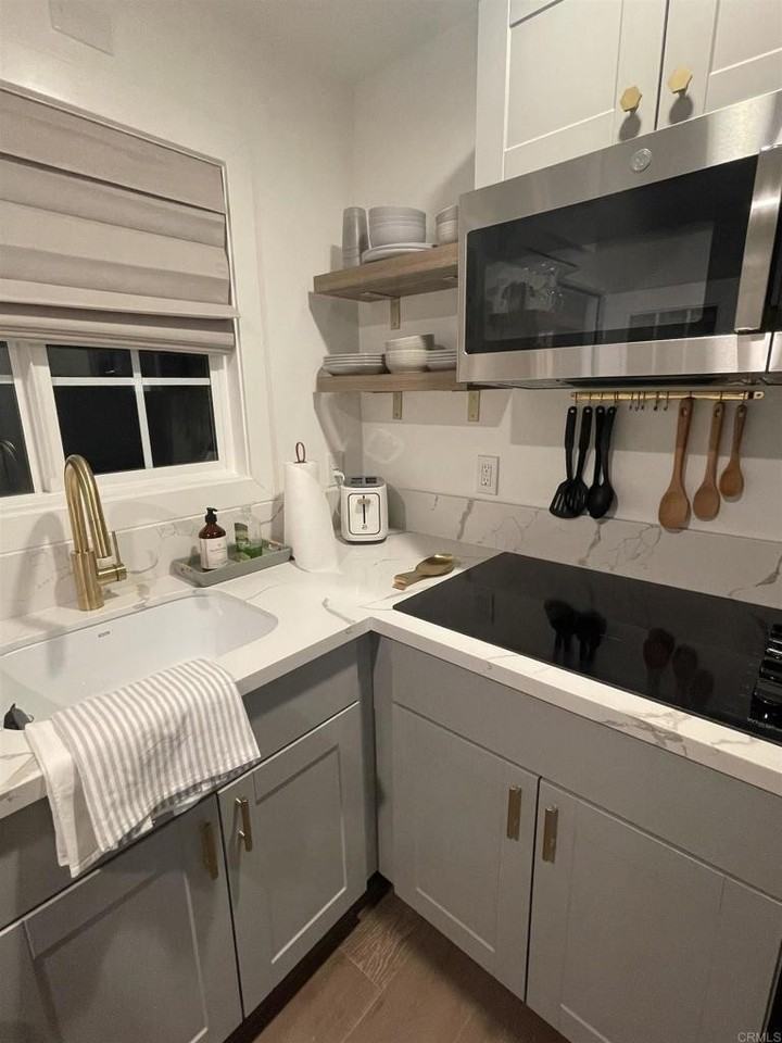 1399 Eckman Ave - Photo 3 of 6