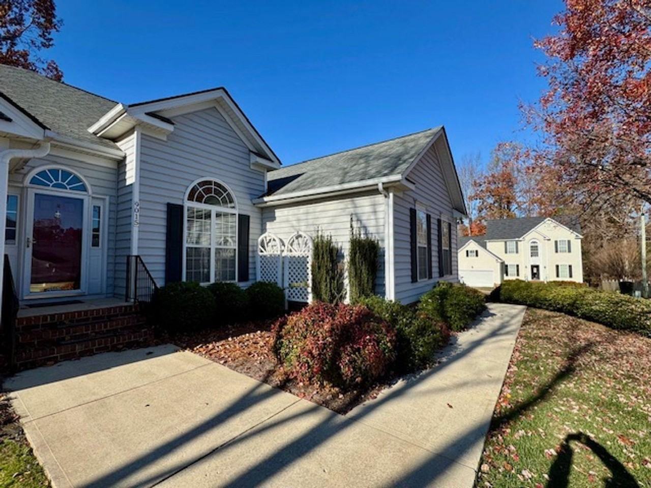 9015 Lansdale Dr - Photo 3 of 32