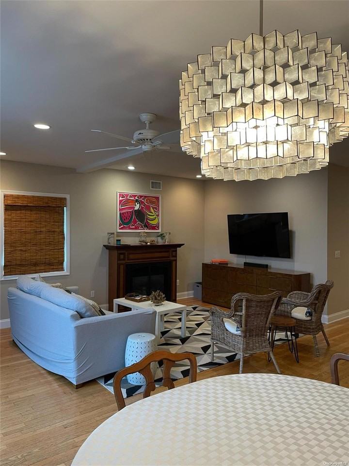 31 Virginia Ave - Photo 3 of 15