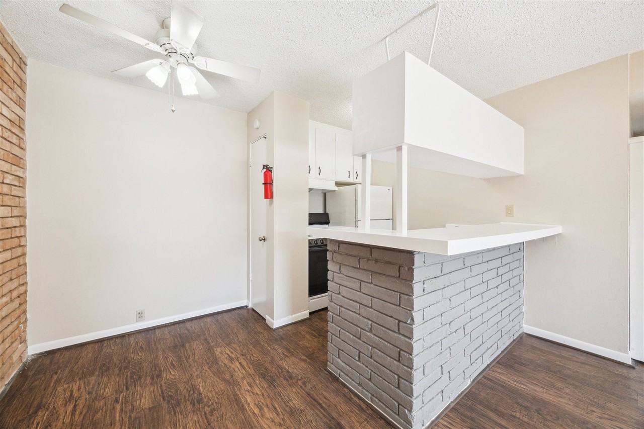 3258 Main St - Photo 3 of 10