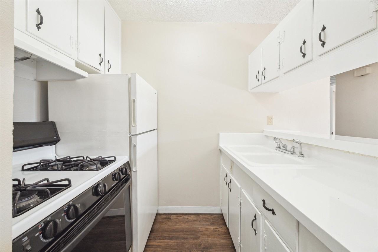 3258 Main St - Photo 4 of 10