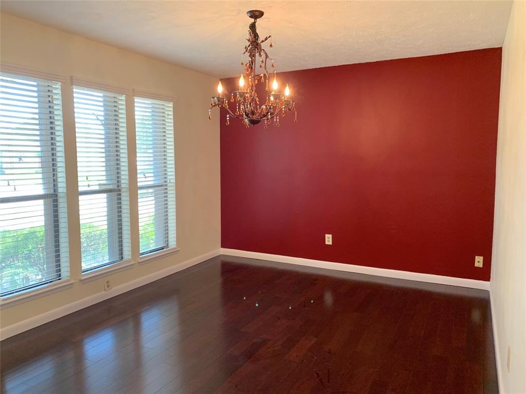 11842 Meadow Crest Dr - Photo 3 of 36