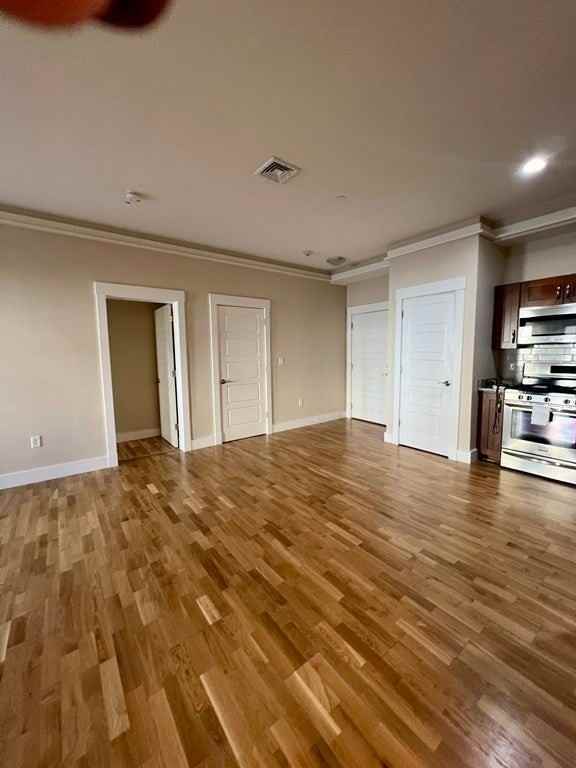 54 Loomis St - Photo 4 of 12