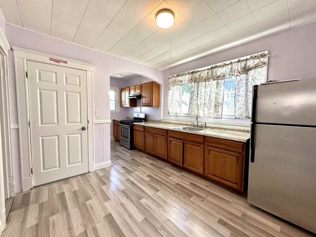 425 Chestnut St ##1 - Photo 3 of 10