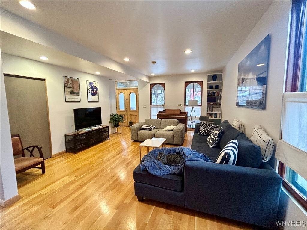 54 Plymouth Ave - Photo 7 of 24