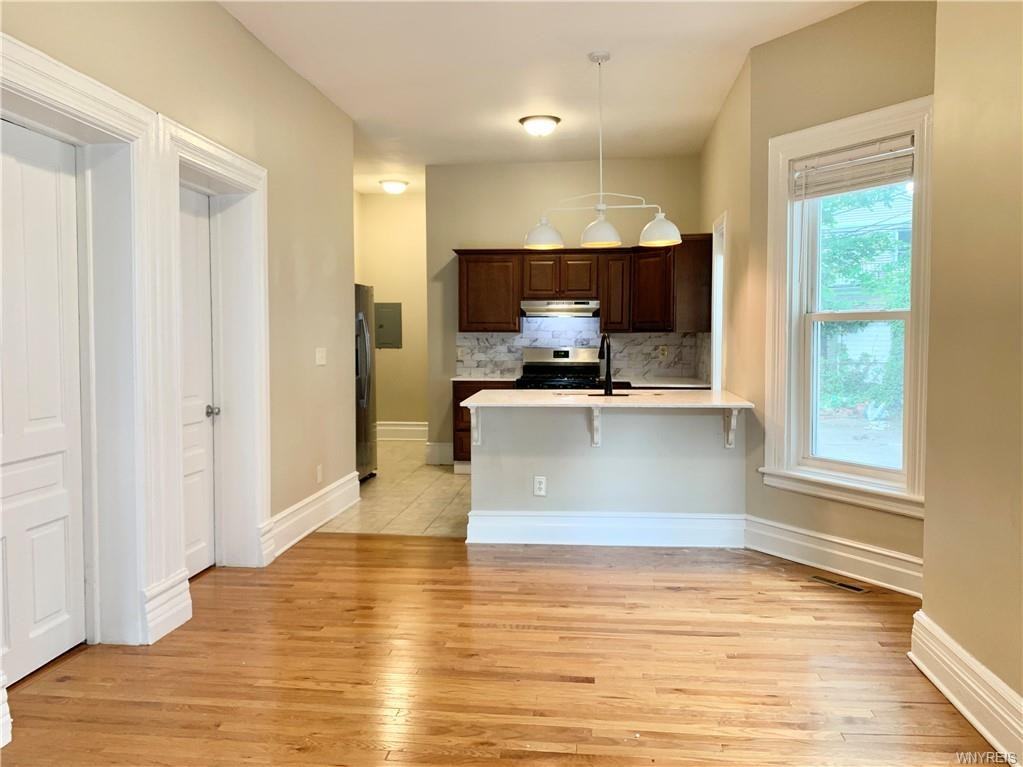 514 Massachusetts Ave - Photo 6 of 32