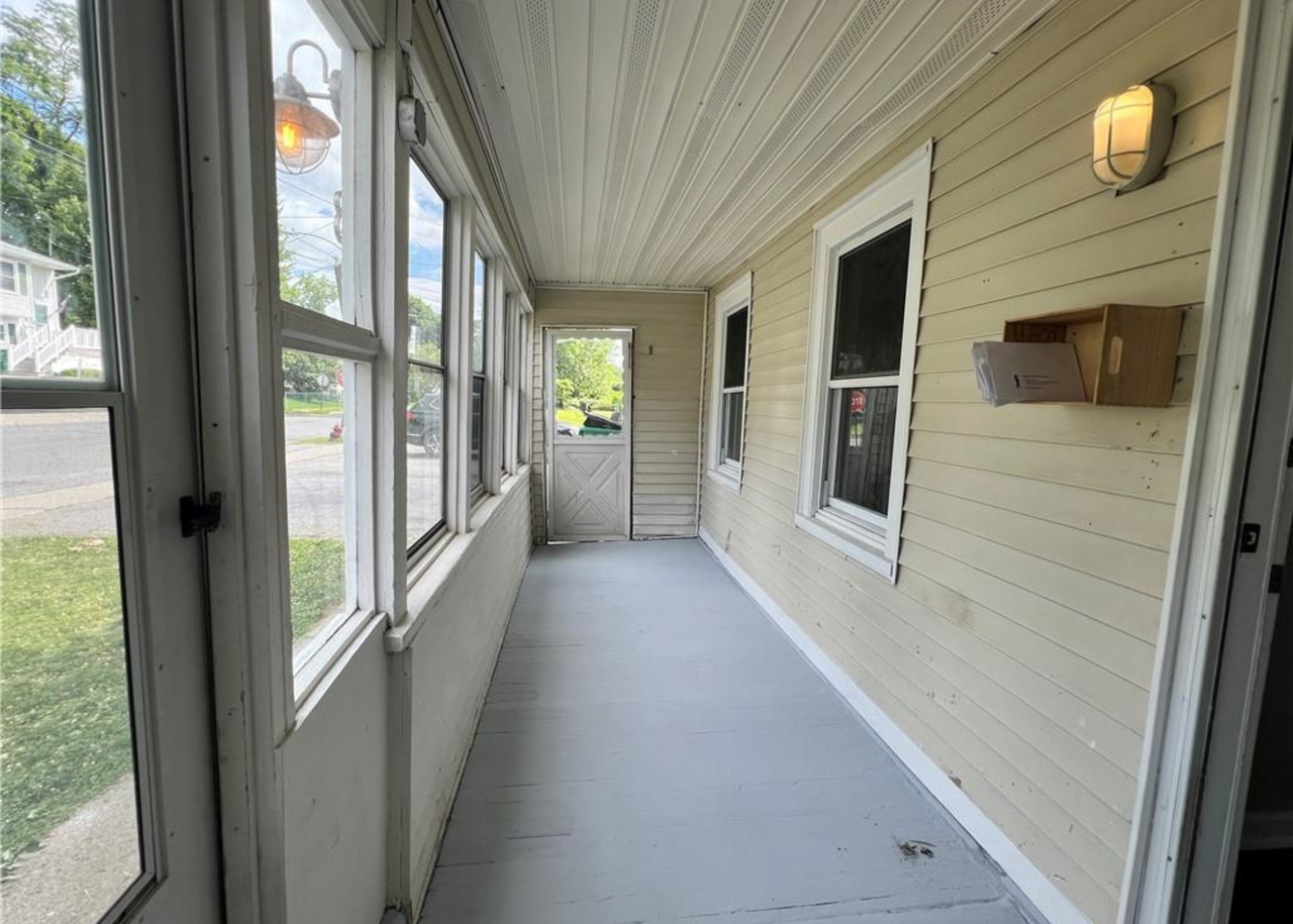 37 Clapp Ave - Photo 3 of 29