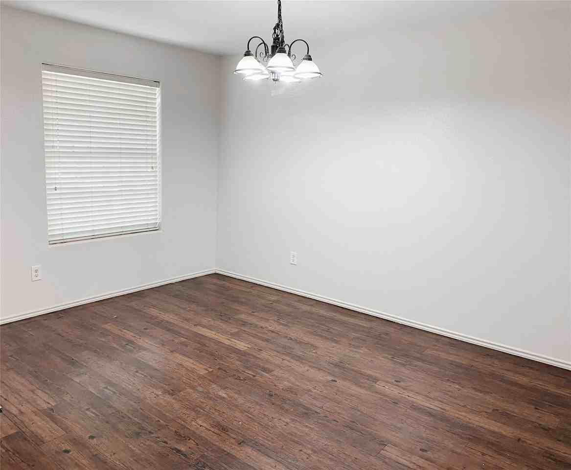 8911 Danbury Hollow Ln - Photo 2 of 15