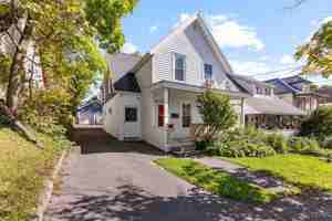 featured image of 1318 #1 Oak Street