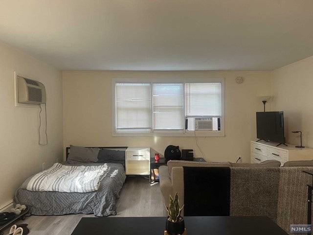 348 Union Ave - Photo 3 of 12