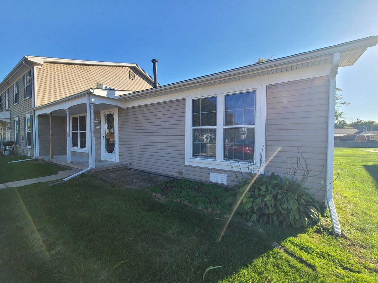 28426 Longmeadow Ln - Photo 2 of 23