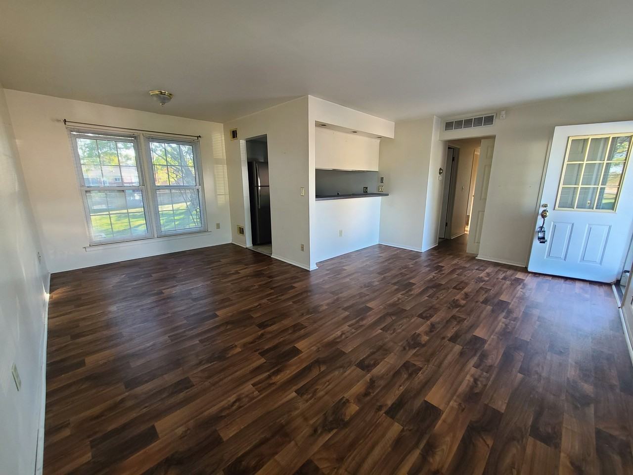 28426 Longmeadow Ln - Photo 3 of 23